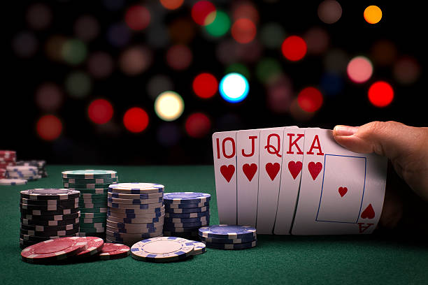 Cách đọc bài đối thủ trong Poker: Nắm bắt tâm lý, chiến thắng mọi ván bài